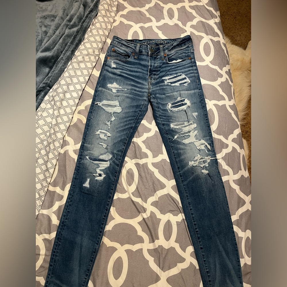 American eagle Mens distressed jeans